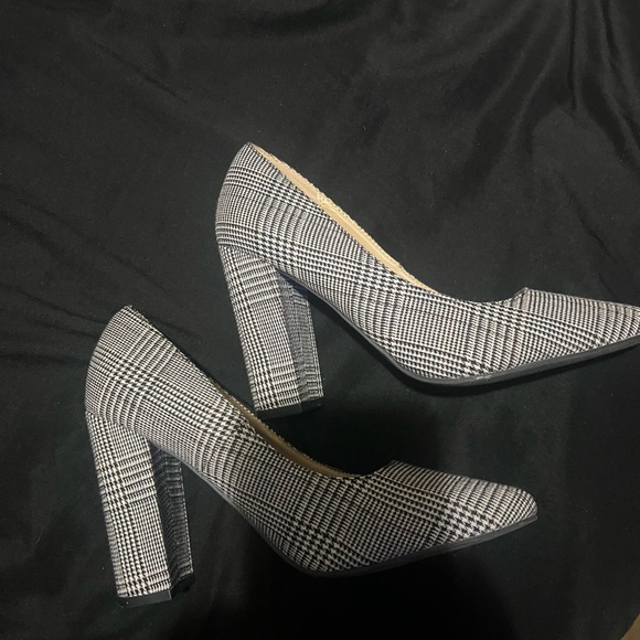 Plaid heels - Picture 2 of 3